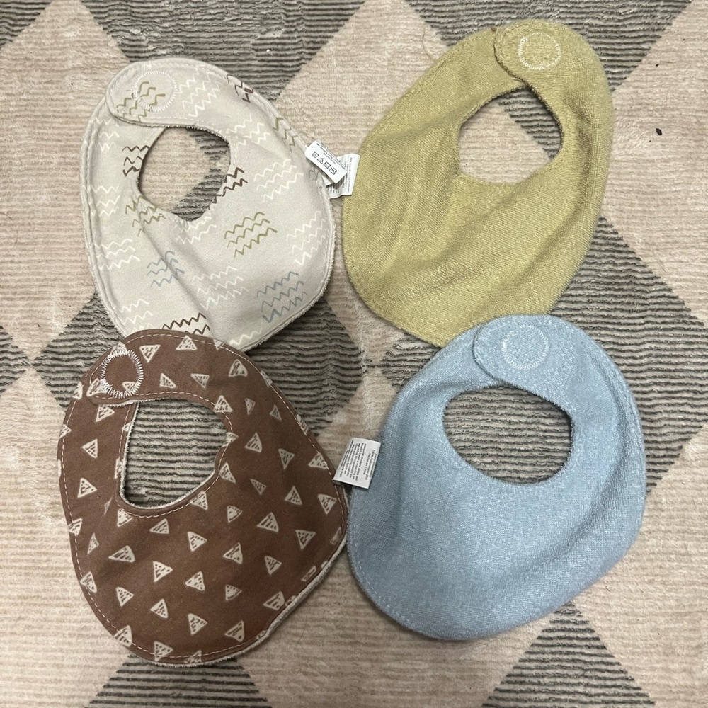 4 bibs